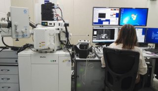 OPTON发现之旅  扫描电镜与激光拉曼联用技术