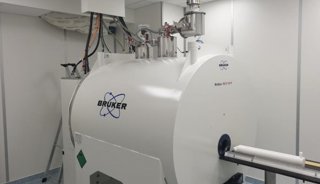 卡尔斯鲁厄理工学院的超高场核磁共振系统助力未来材料表征