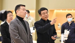 宁波市委副书记、代市长汤飞帆调研永新光学