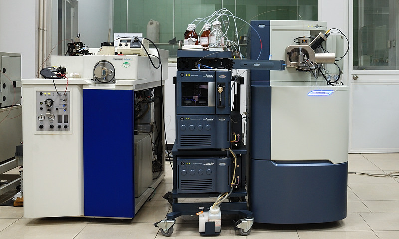 高解析离子淌度质谱(HDMS) Waters Micromass公司：Synapt HDMS (亚洲第一台)
