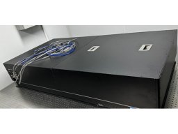 白光飞秒激光器